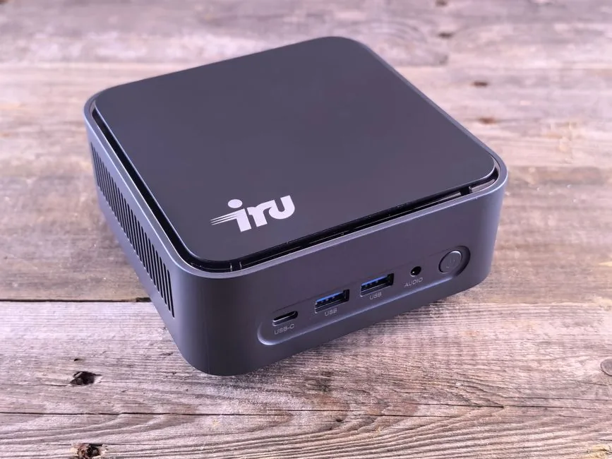mini itx build inside a compact case