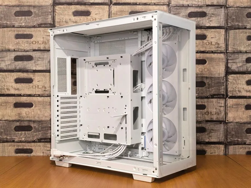 white gaming pc build