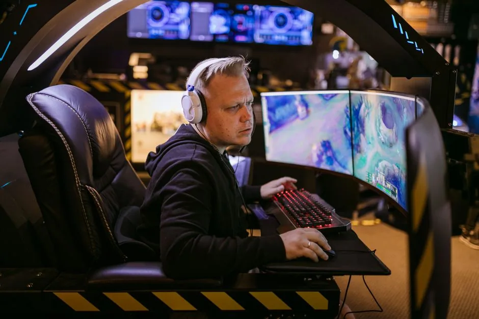 Flight simulator cockpit with instruments and controls