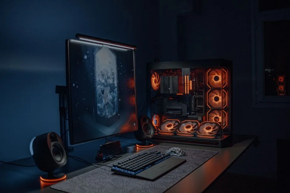 2000 dollar gaming pc build running a 4K benchmark