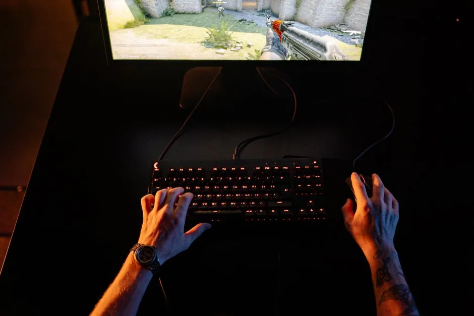 gaming pc for warzone 120 fps interior with an RTX graphics card and a tower air cooler