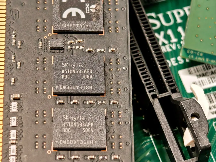 intel arc b580 review 2026 gpu closeup