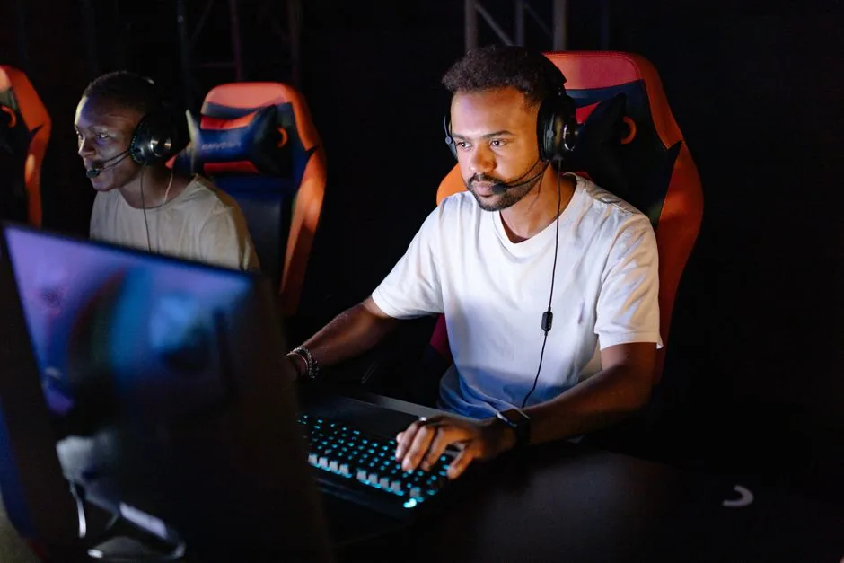 can i build a gaming pc for $300 — budget gaming setup running an esports title on a monitor
